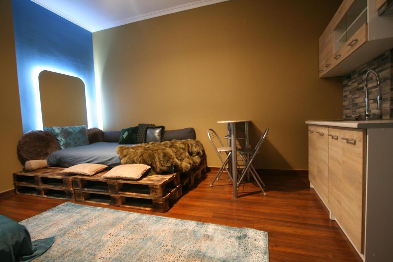 Flying Bed In The Center Of The