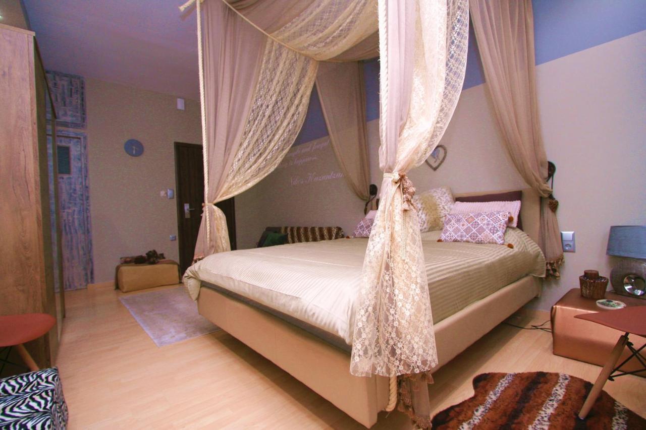 Flying Bed In The Center Of The